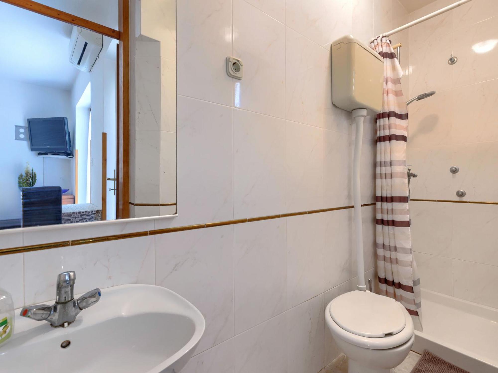 Alba - Roj157 By Interhome